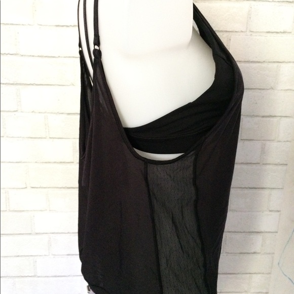Lululemon build in bra mesh top size10 - Picture 4 of 7